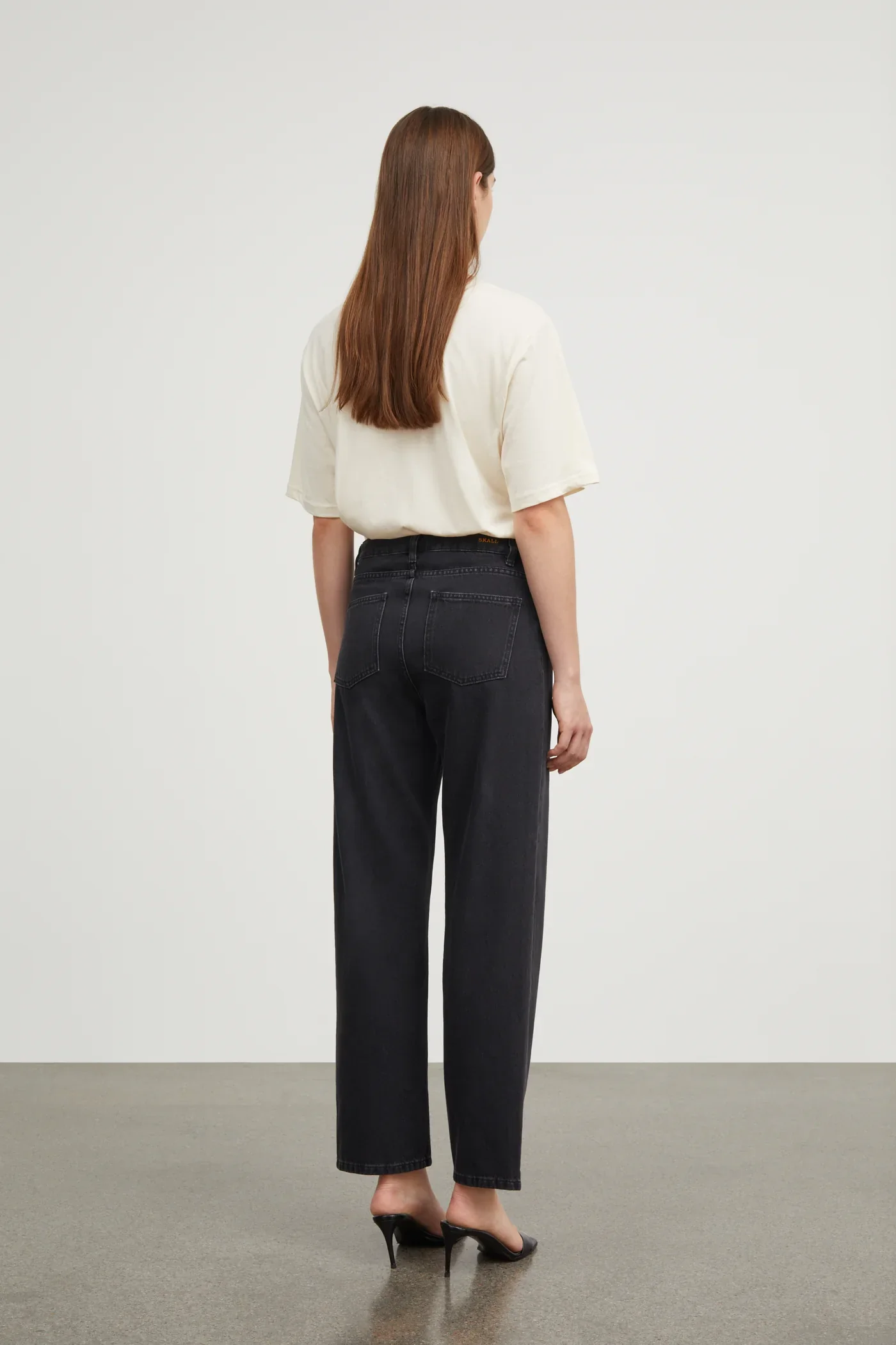 Andy Oversized Tee | Light Cream - Image 4