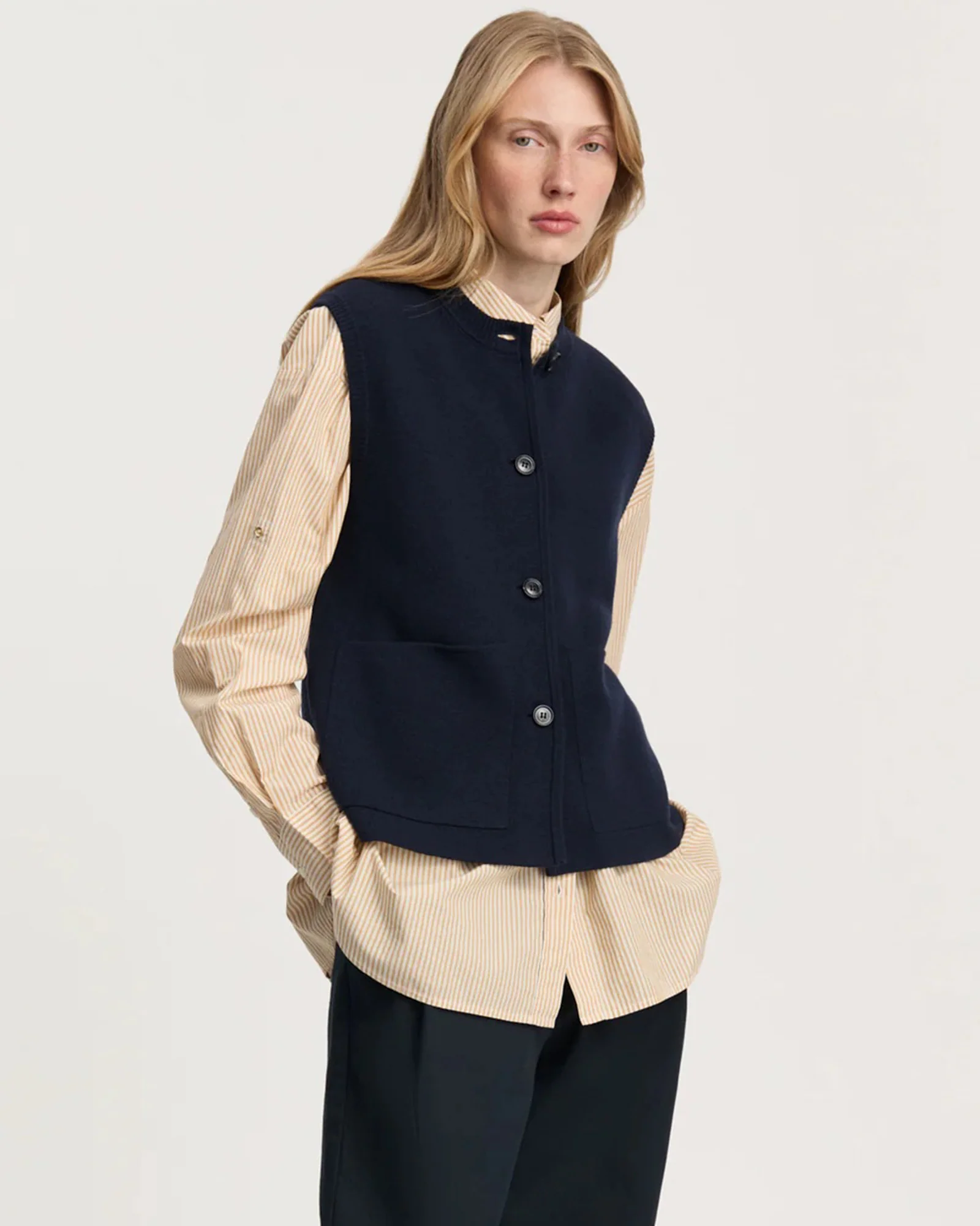 Elva Vest | Navy - Image 2