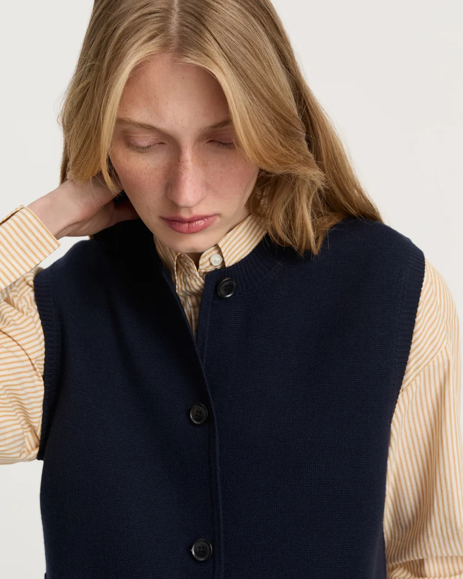 Elva Vest | Navy - Image 3