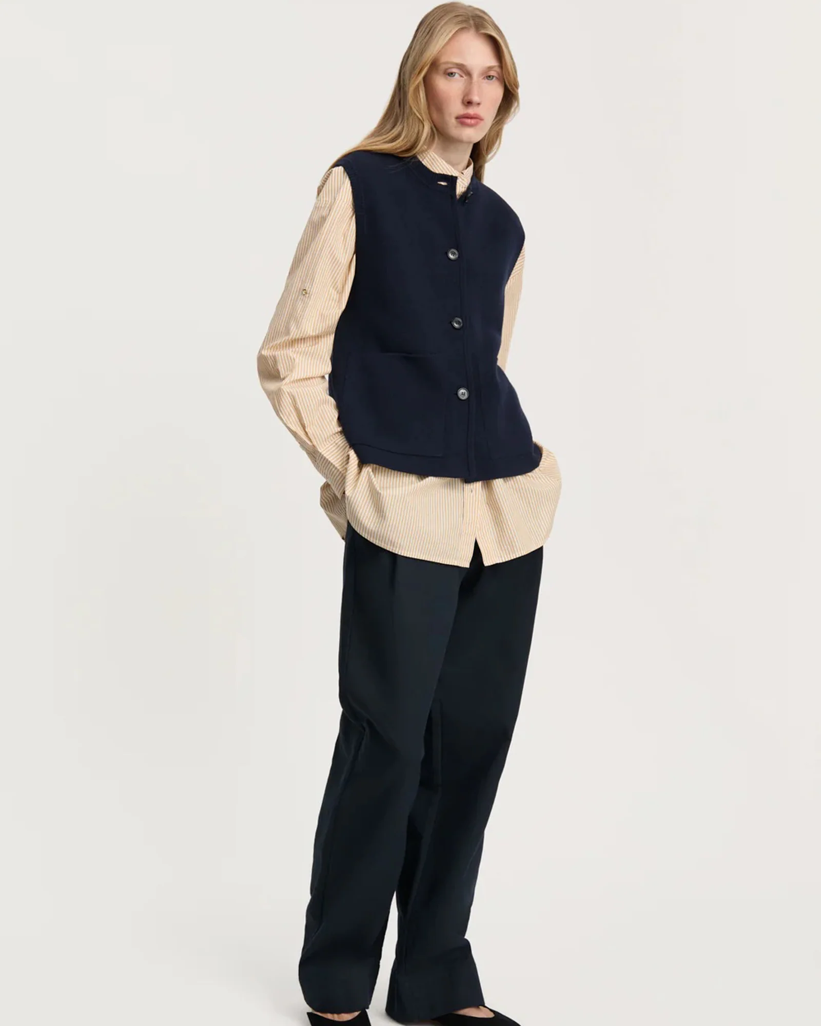 Elva Vest | Navy - Image 4