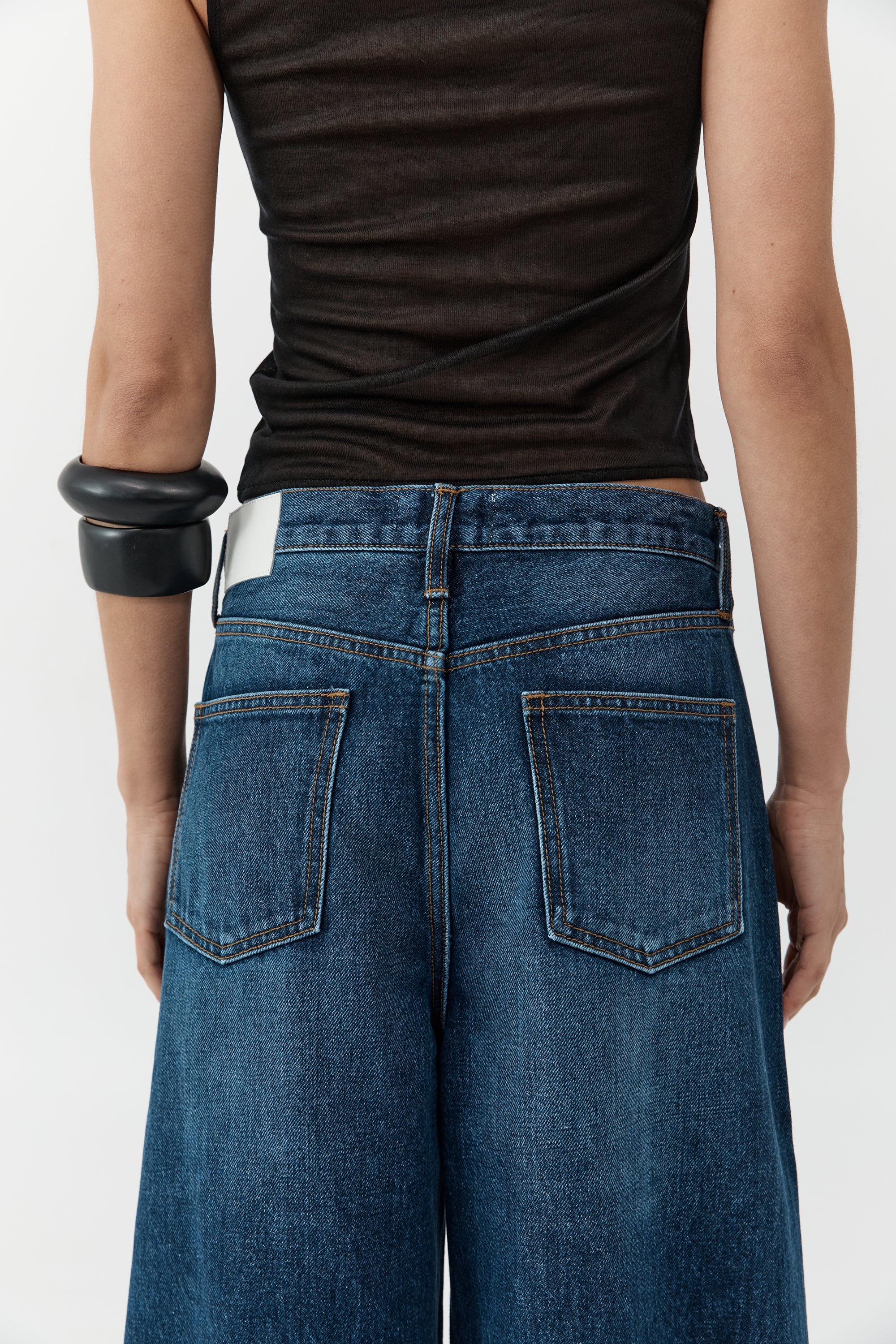 Mid Rise Pleat Barrel Jeans - Image 4