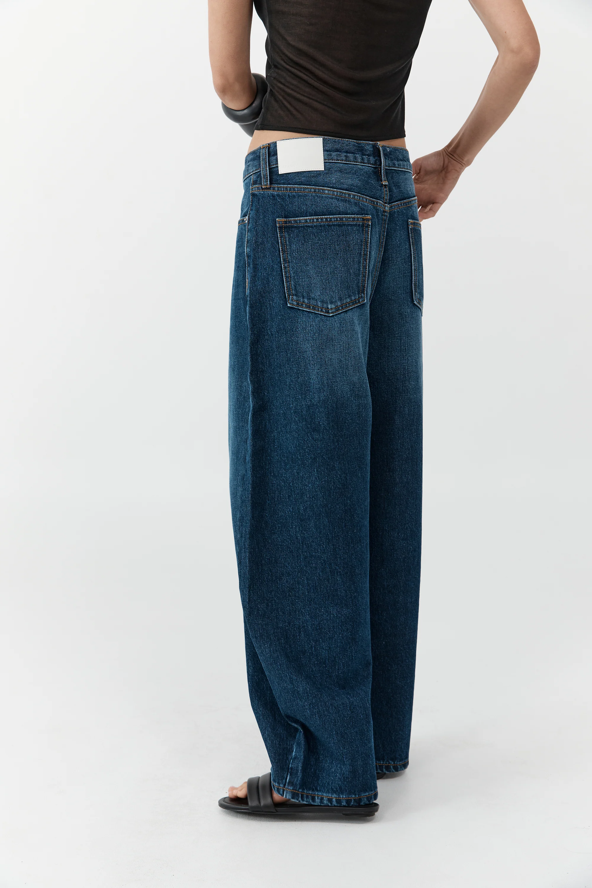 Mid Rise Pleat Barrel Jeans - Image 5