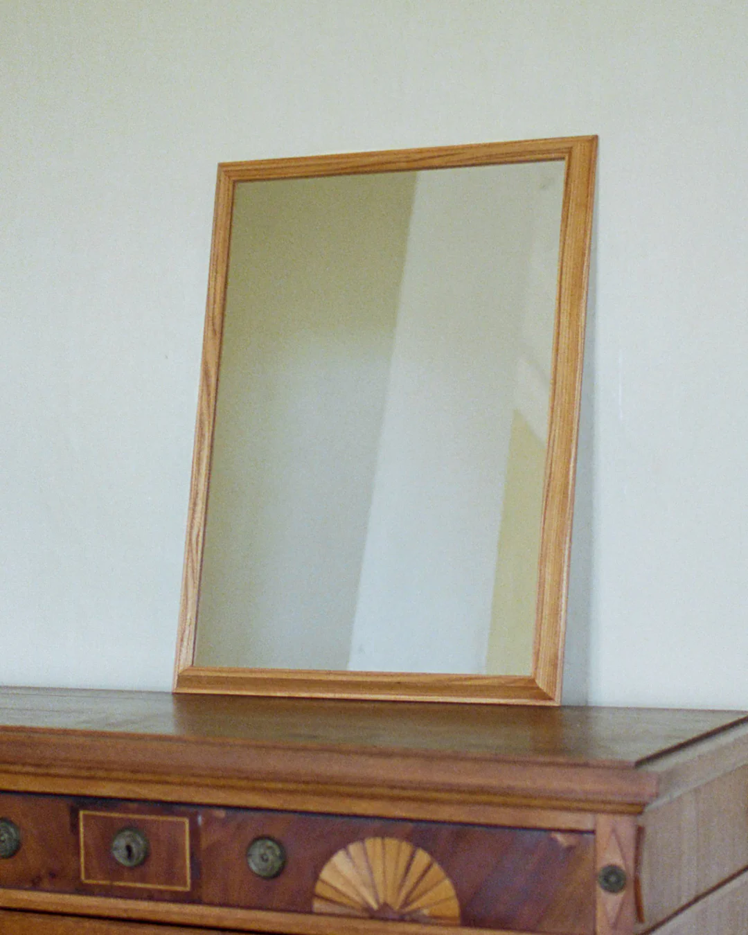 MO2 Mirror | Elm