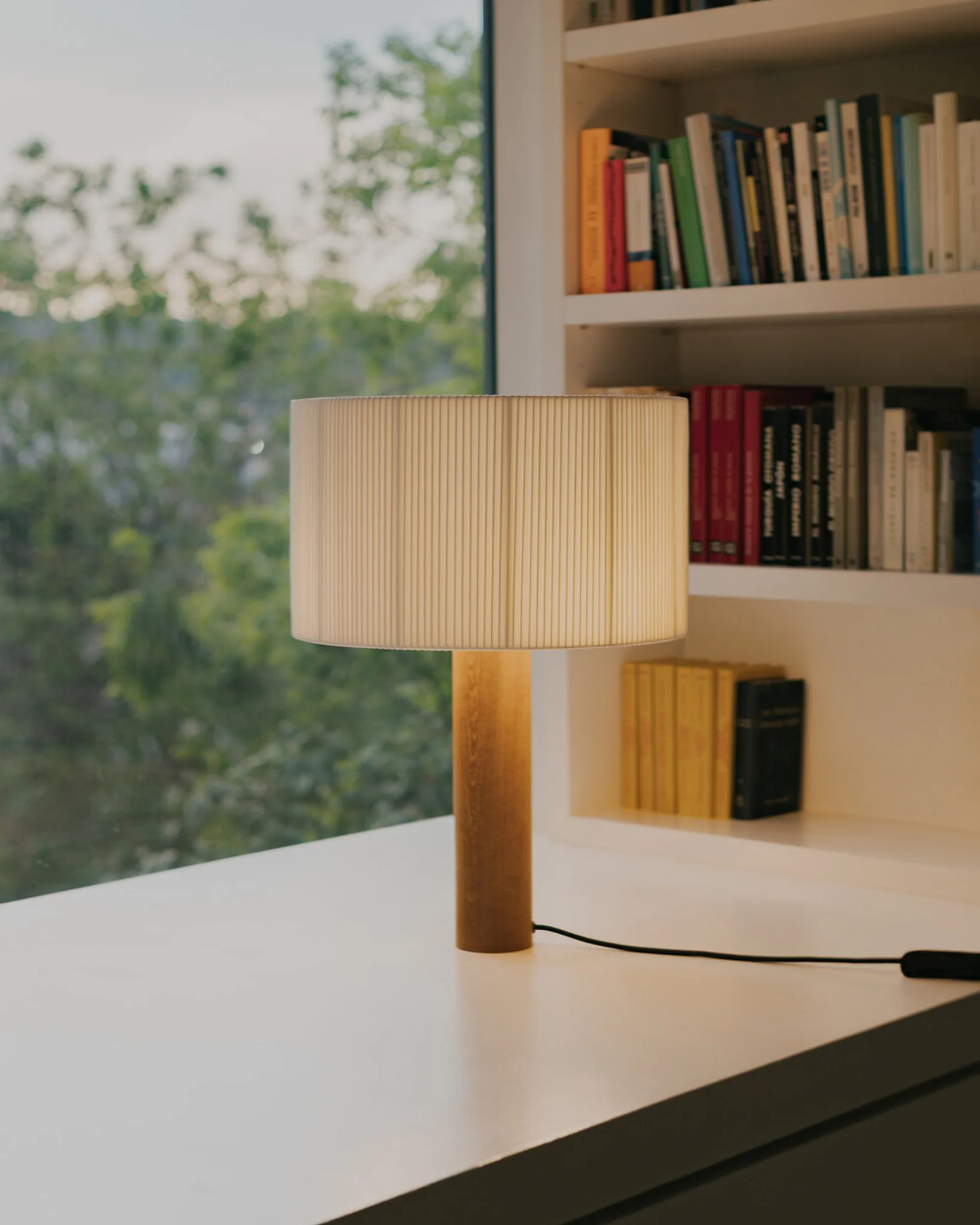 Moragas Table Lamp - Image 2
