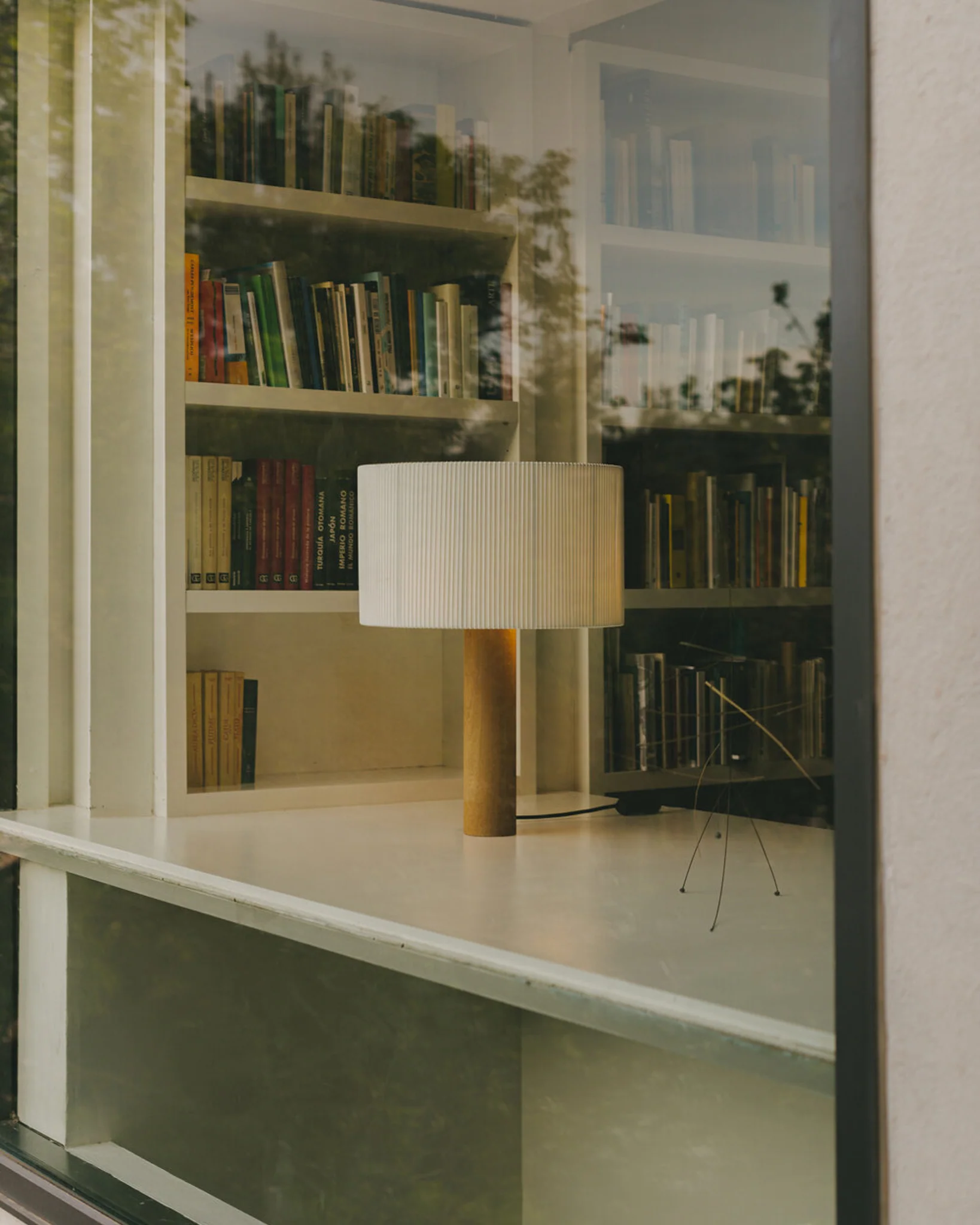 Moragas Table Lamp - Image 4