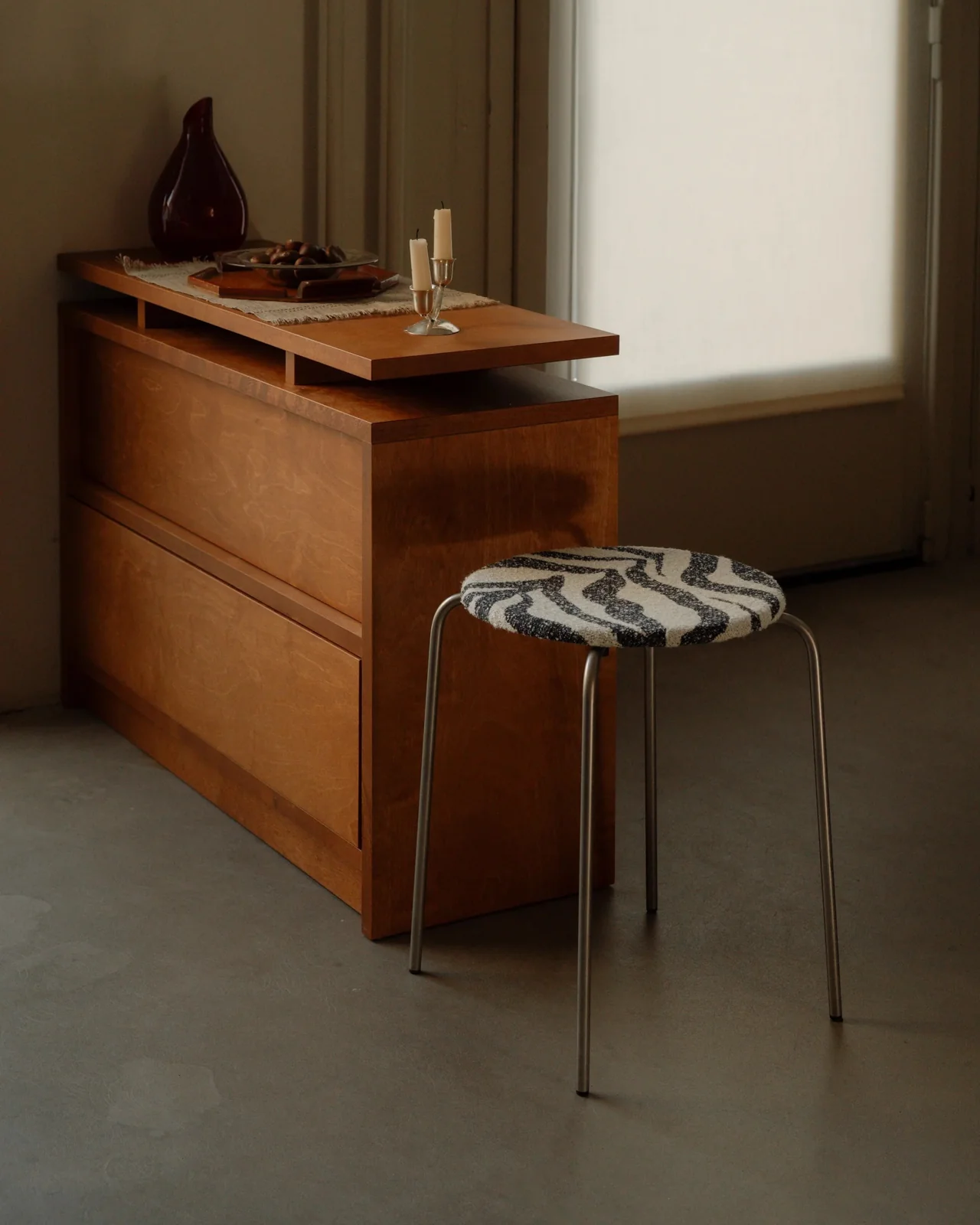 Petit Rond Stool | Stainless Steel / Zebra Fabric - Image 2