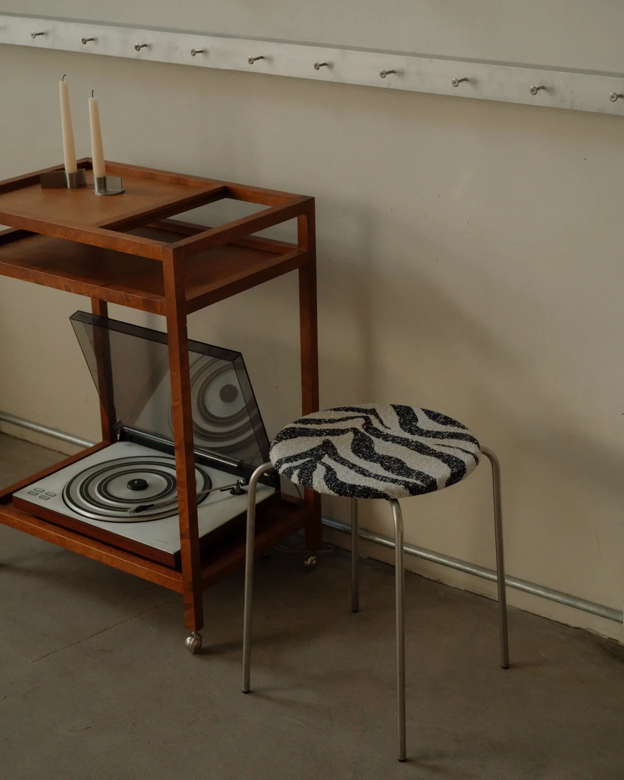 Petit Rond Stool | Stainless Steel / Zebra Fabric - Image 4