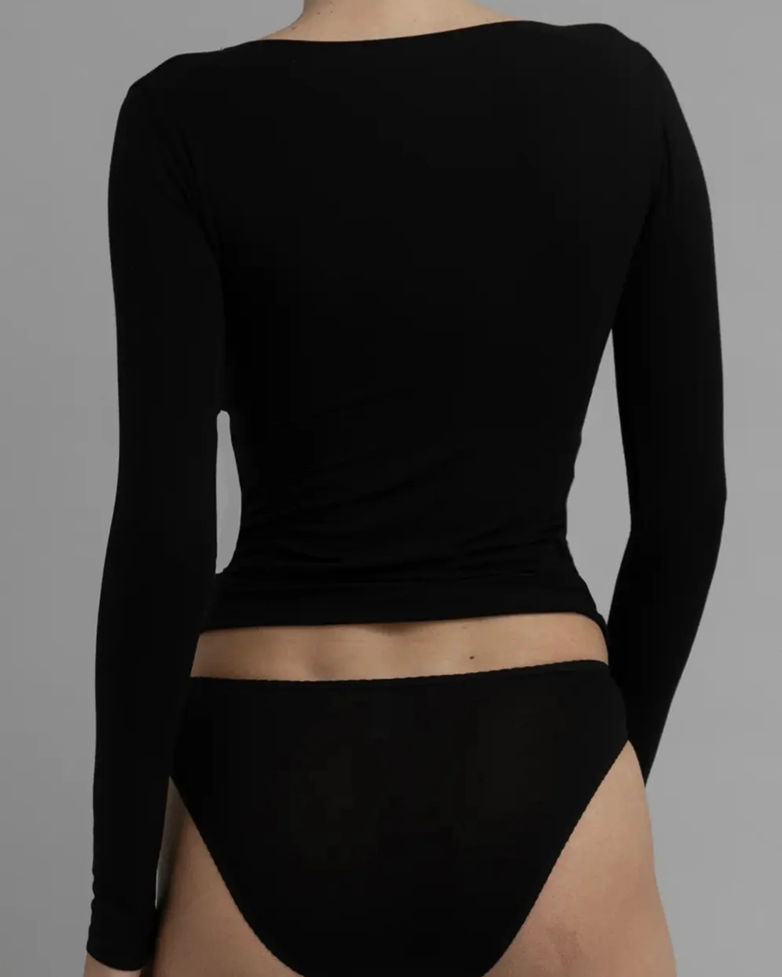 Recline V Long Sleeve | Black - Image 3