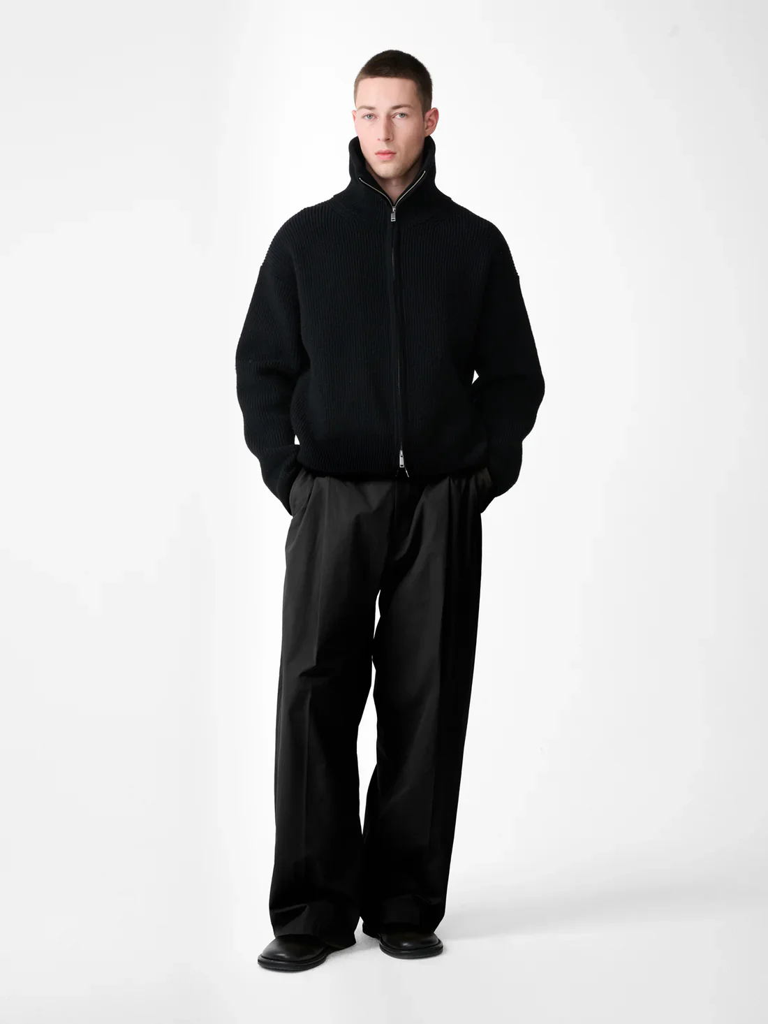 Shire Cotton Pleated Pant | Black - Image 3
