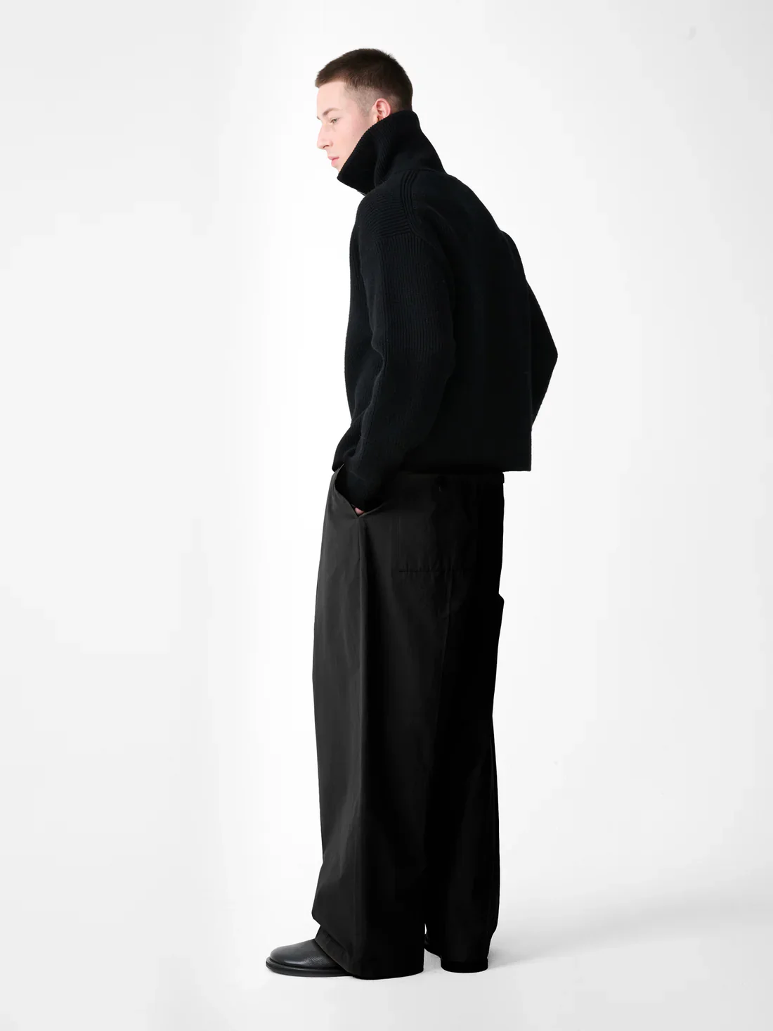 Shire Cotton Pleated Pant | Black - Image 5