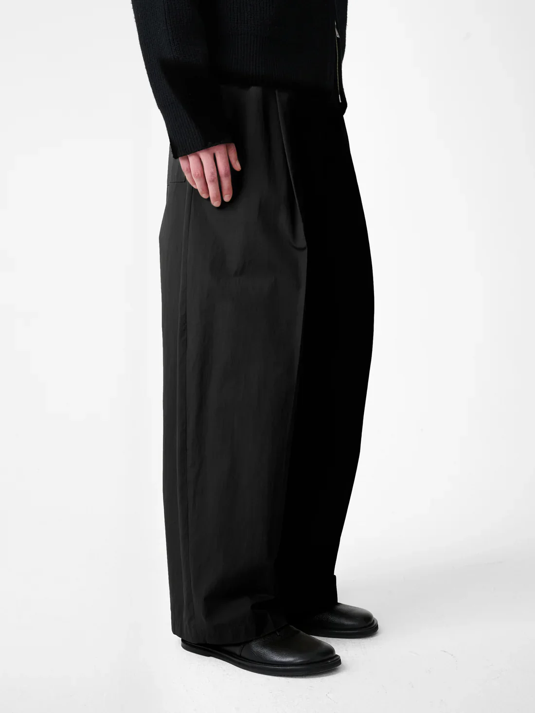 Shire Cotton Pleated Pant | Black - Image 6