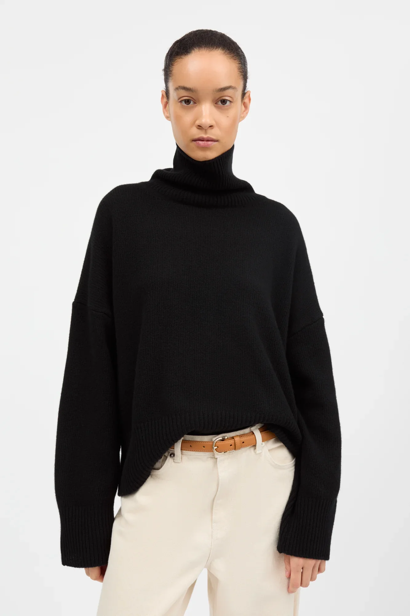 Silene T-Neck |Â Black - Image 2