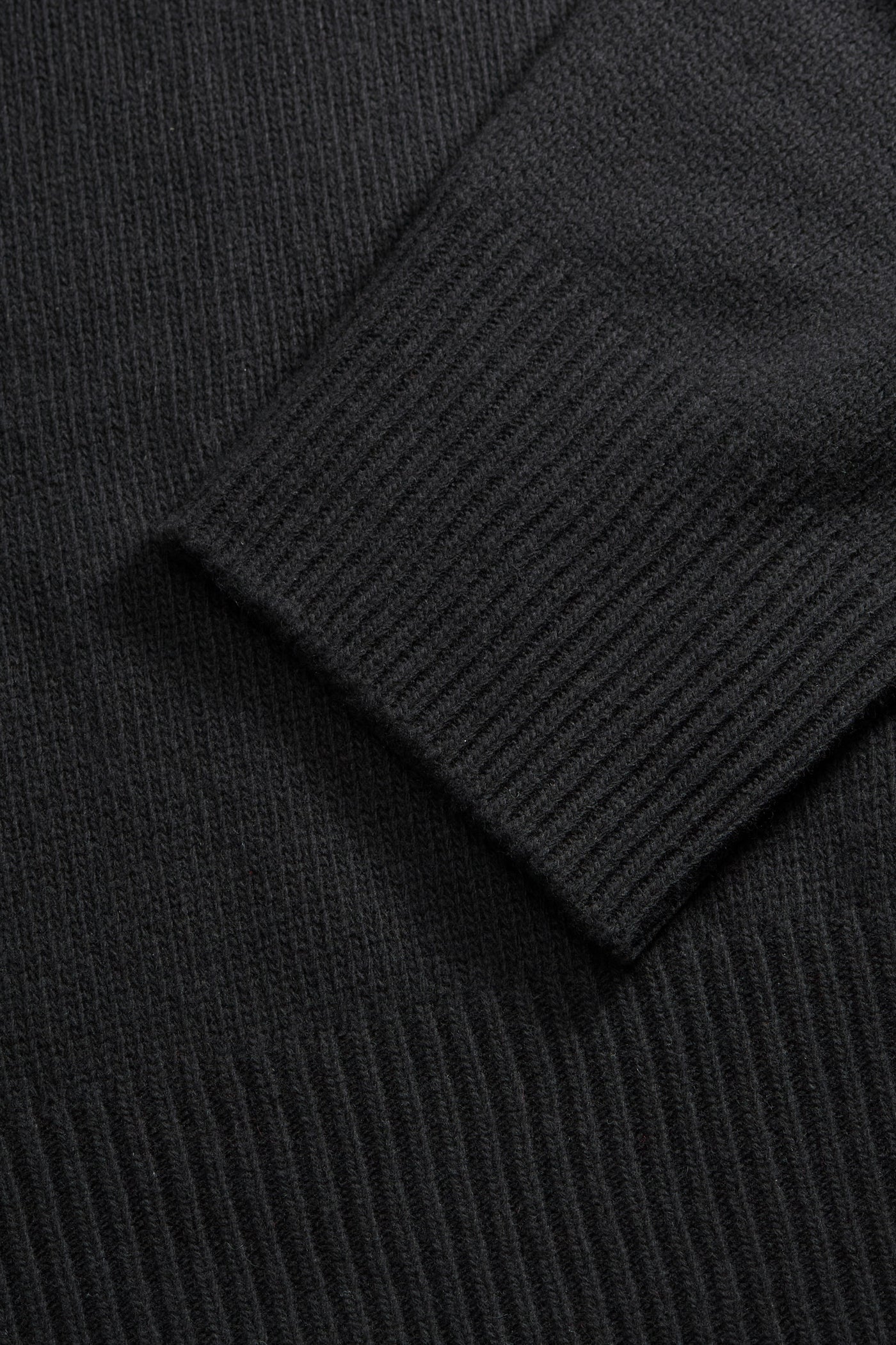 Silene T-Neck |Â Black - Image 5