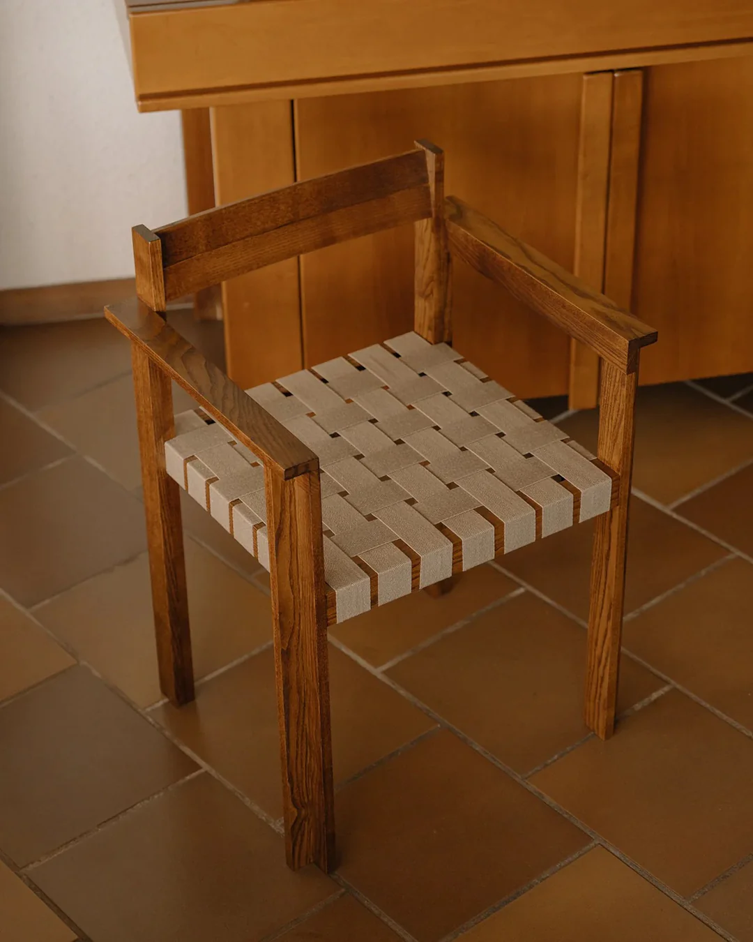 Symmetry Armrest Chair |Â Honey Ash Wood / Oat Fabric - Image 6